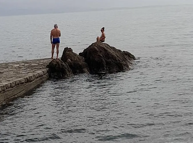 Iva, Centar Daire Opatija