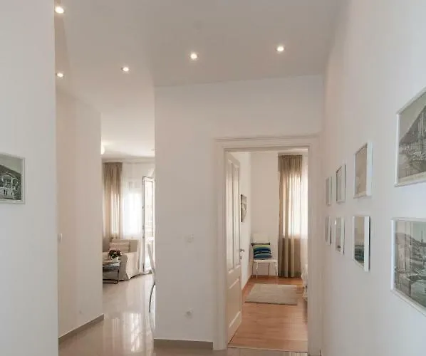 Iva, Centar Διαμέρισμα