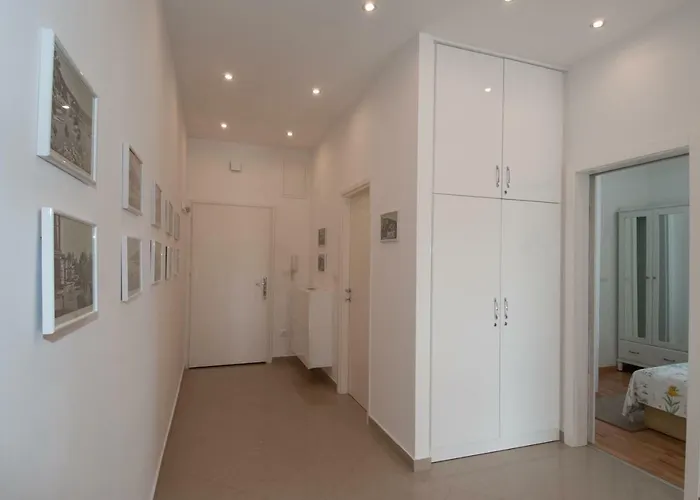 Iva, Centar Διαμέρισμα Οπατία