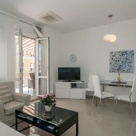 דירה Iva, Centar *